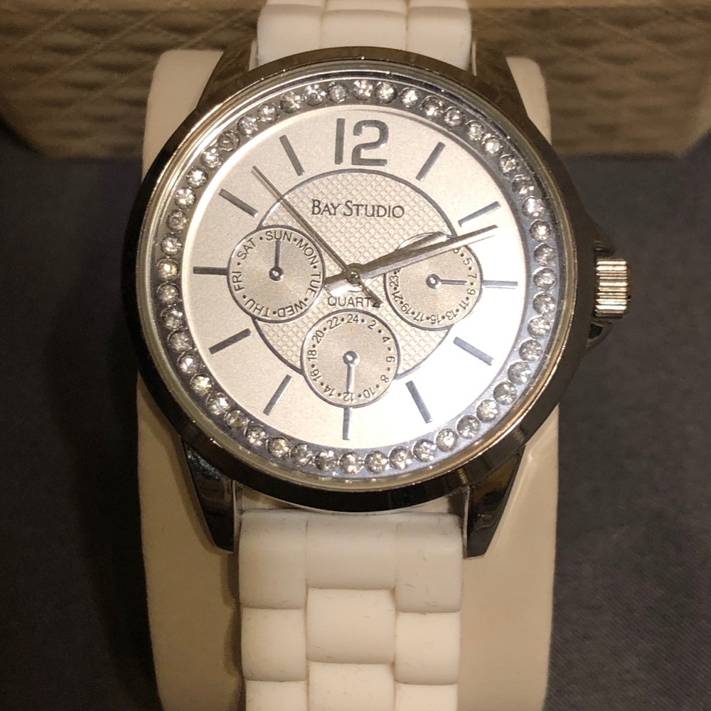 Watch - Picture 1 of 1